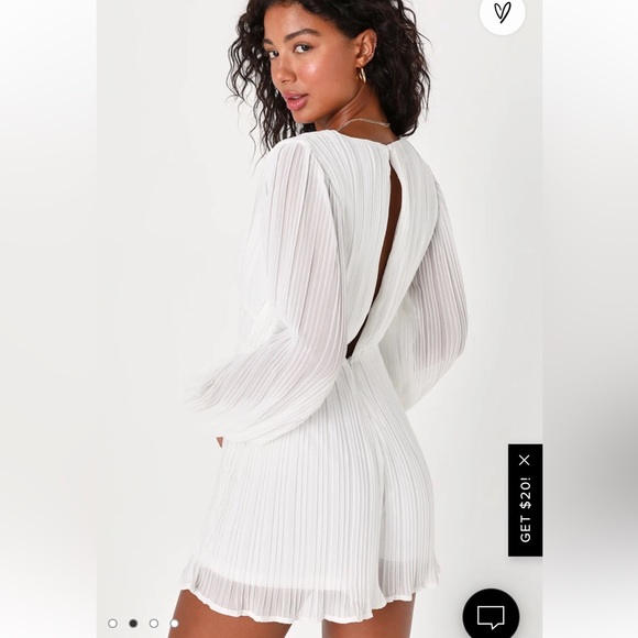 Consistent Cutie White Plisse Balloon Sleeve Romper - Picture 4 of 5